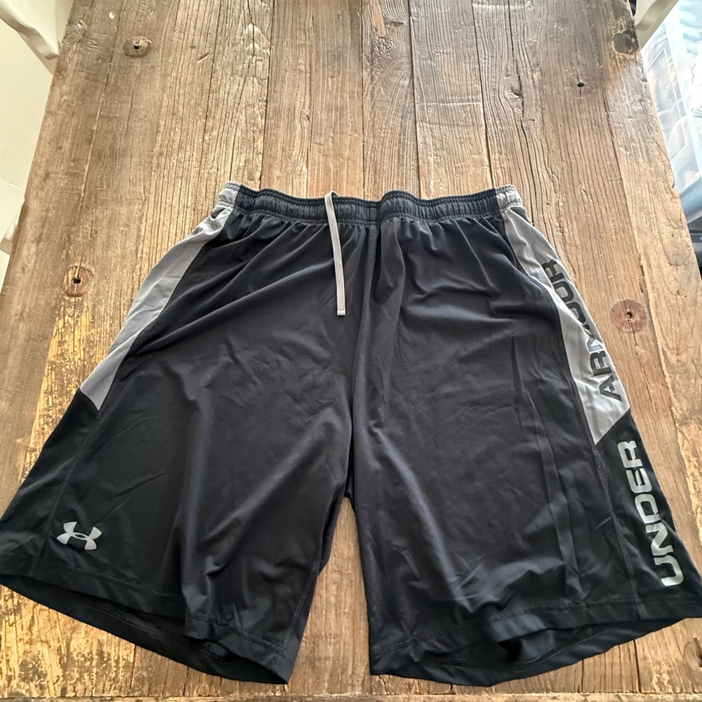 Under Armour Men's Black and Gray Sports Shorts